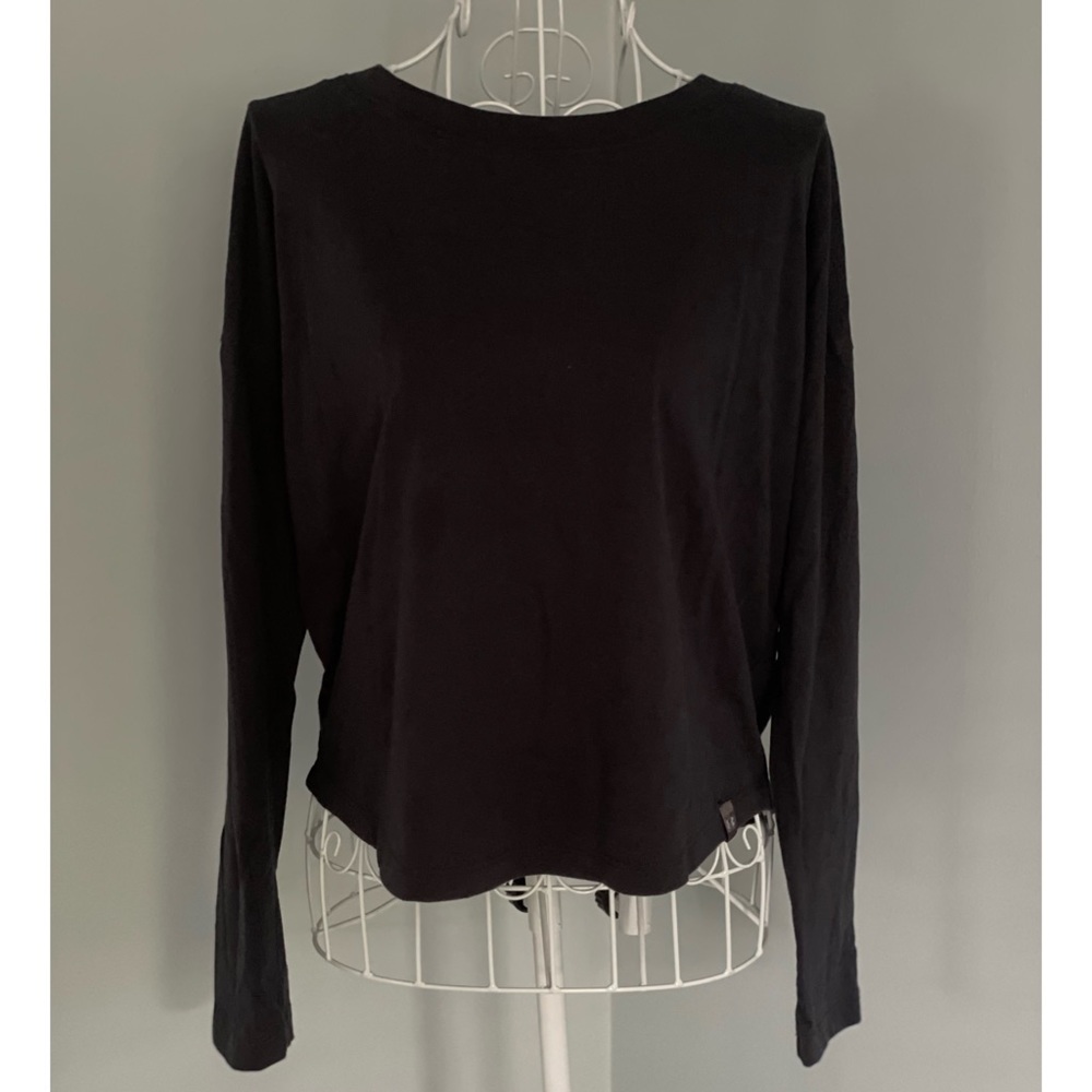 Under Armour long sleeve Yoga Open-Back Cutout Top XS